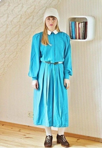 Vintage blue dress with white collar
