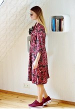Burgundy red long sleeve leaves motive vintage dress